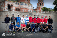 InstaForex - พันธมิตรอย่างเป็นทางการของทีมแข่ง Dragon Racing