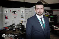 InstaForex - พันธมิตรอย่างเป็นทางการของทีมแข่ง Dragon Racing