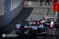 InstaForex - พันธมิตรอย่างเป็นทางการของทีมแข่ง Dragon Racing