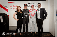 InstaForex - พันธมิตรอย่างเป็นทางการของทีมแข่ง Dragon Racing