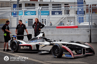 InstaForex - พันธมิตรอย่างเป็นทางการของทีมแข่ง Dragon Racing