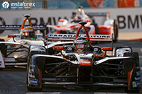 InstaForex - พันธมิตรอย่างเป็นทางการของทีมแข่ง Dragon Racing
